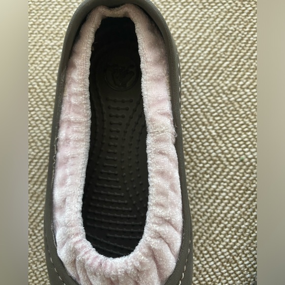 Crocs Girls Ballet Flats. Dark Brown W/Light Pink Velvet Lining W/Elastic. SZ 7. - Picture 8 of 10